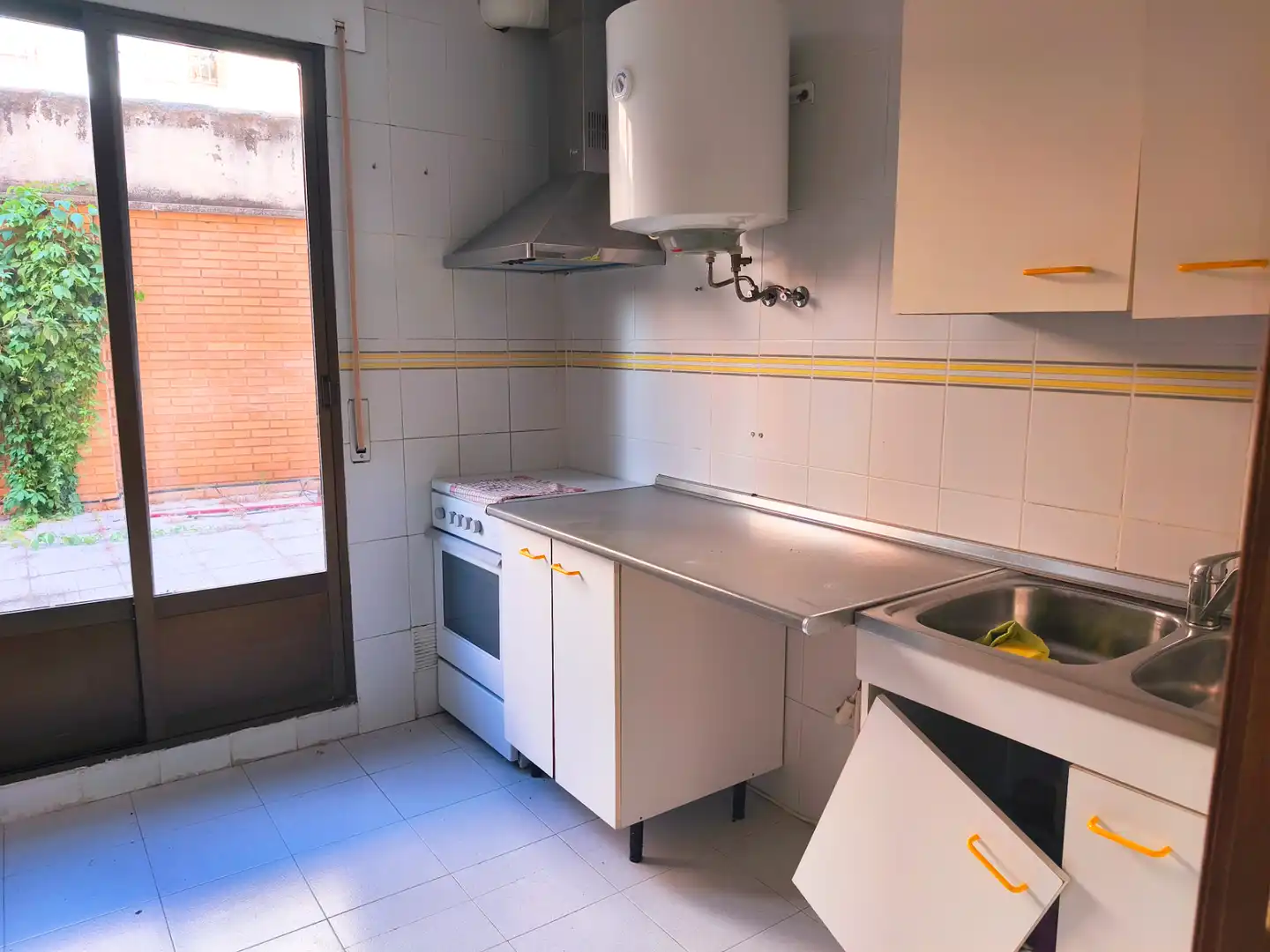 Cocina de Piso en venta en Ciudad Real con Calefacción y Trastero