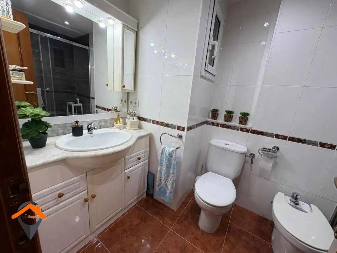 Bathroom of Flat for sale in Polinyà  with Air Conditioner, Heating and Parquet flooring