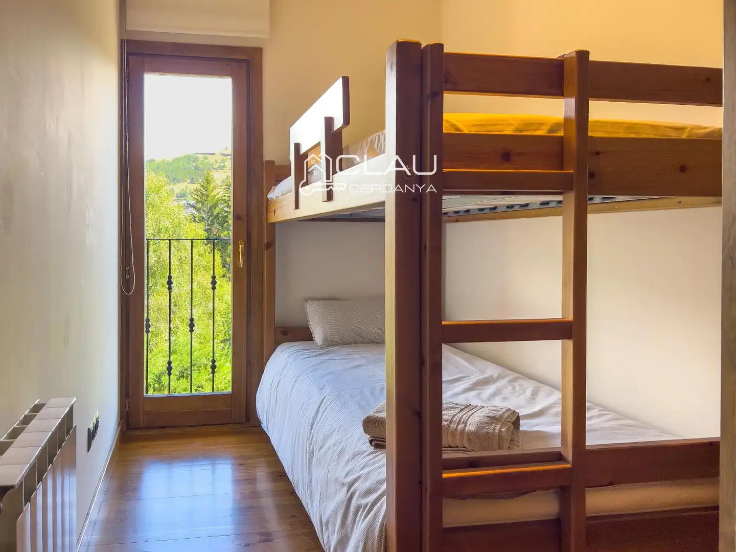 Schlafzimmer von Wohnung zur Miete in Llívia mit Heizung, Parkett und Abstellraum