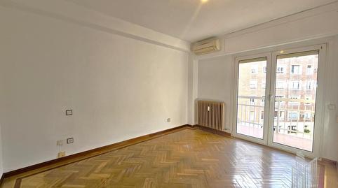 Foto 4 de Piso en venta en De Domenico Scarlatti, Vallehermoso, Madrid