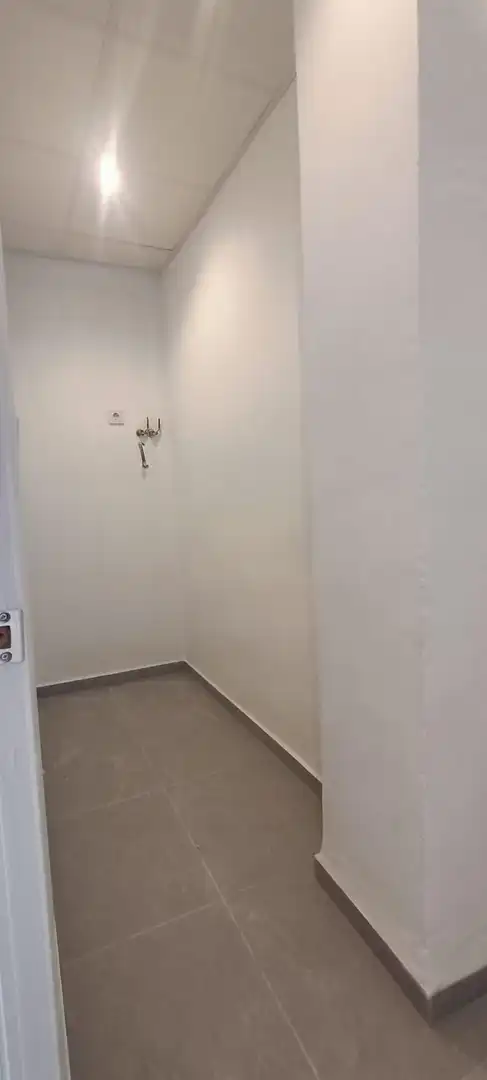 Fabrikhallen zur Miete in Elche / Elx