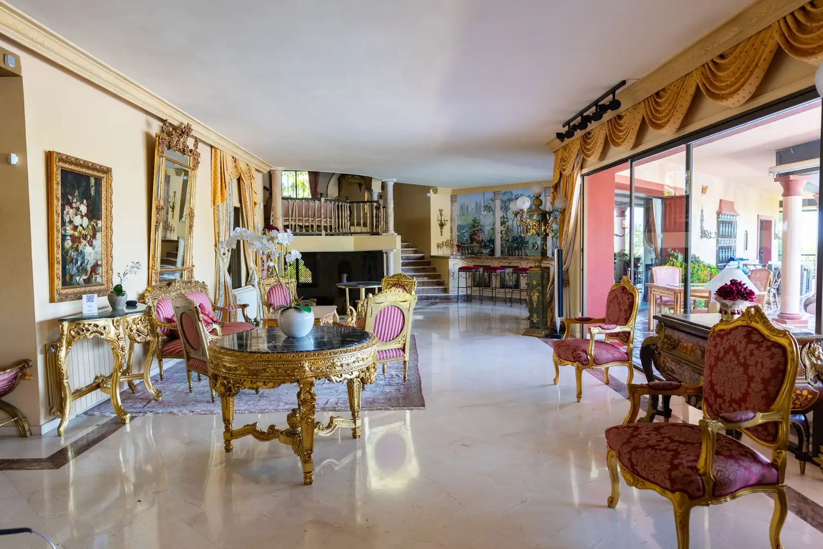 Wohnzimmer von Country house zum Verkauf in Benahavís mit Terrasse und Möbliert