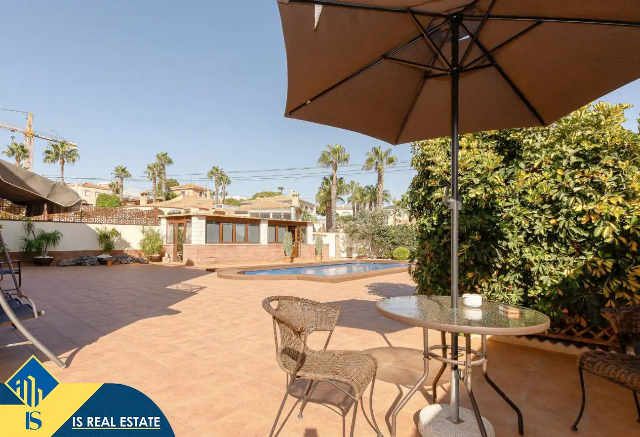 Chalet con terraza en venta en Los Balcones - Los Altos, imagen 4