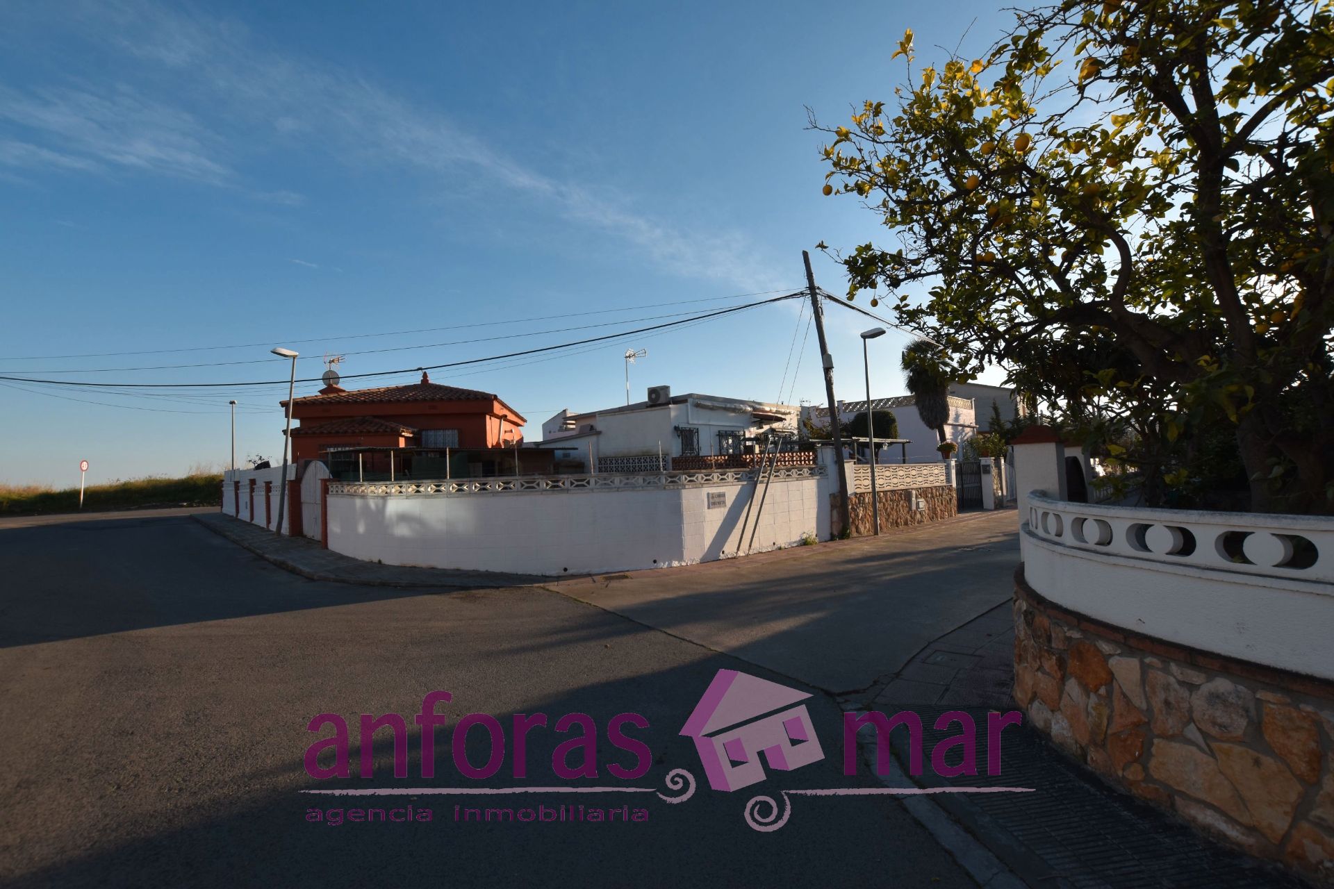 Exterior view of House or chalet for sale in Torredembarra  with Terrace, Oven and Balcony