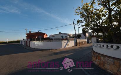 Exterior view of House or chalet for sale in Torredembarra  with Terrace, Oven and Balcony