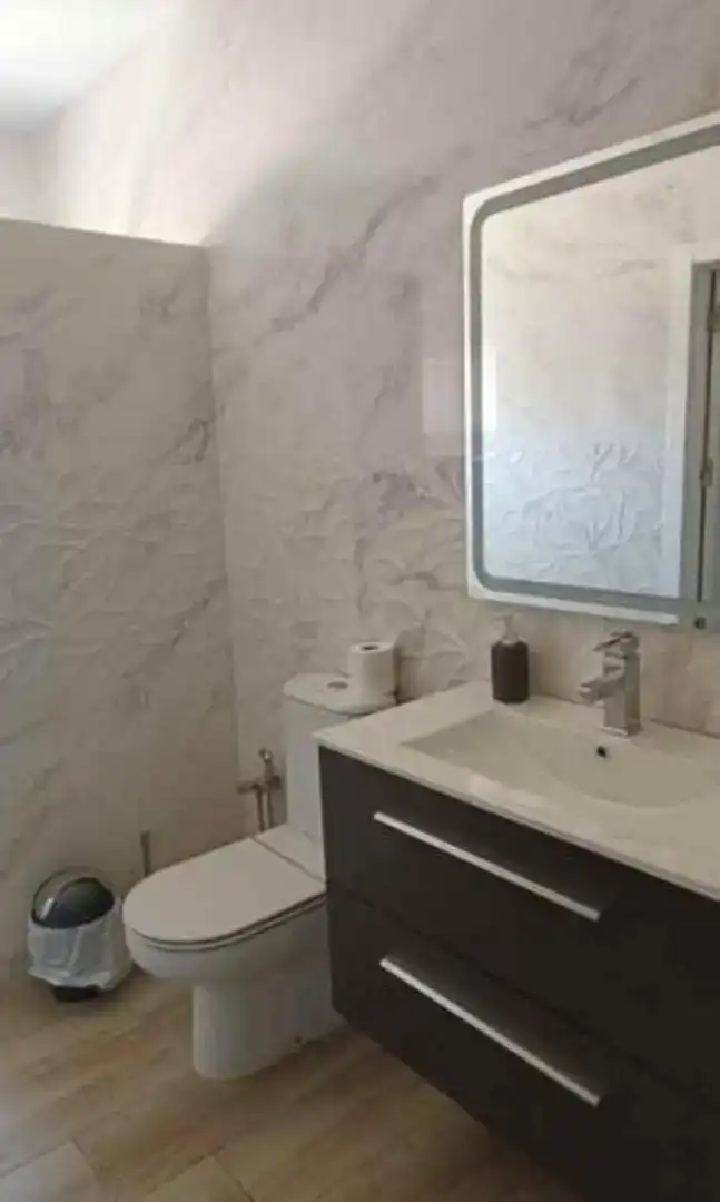 Badezimmer von Erdgeschoss zur Miete in Córdoba mit Klimaanlage, Möbliert und Ofen