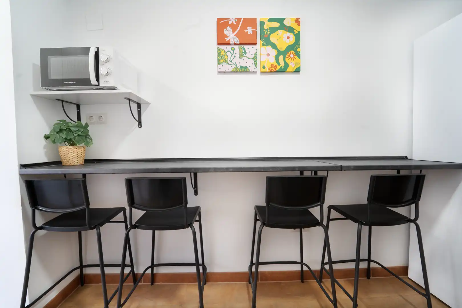 Room in Avenida del Cardenal Herrera Oria, 248, Peñagrande
