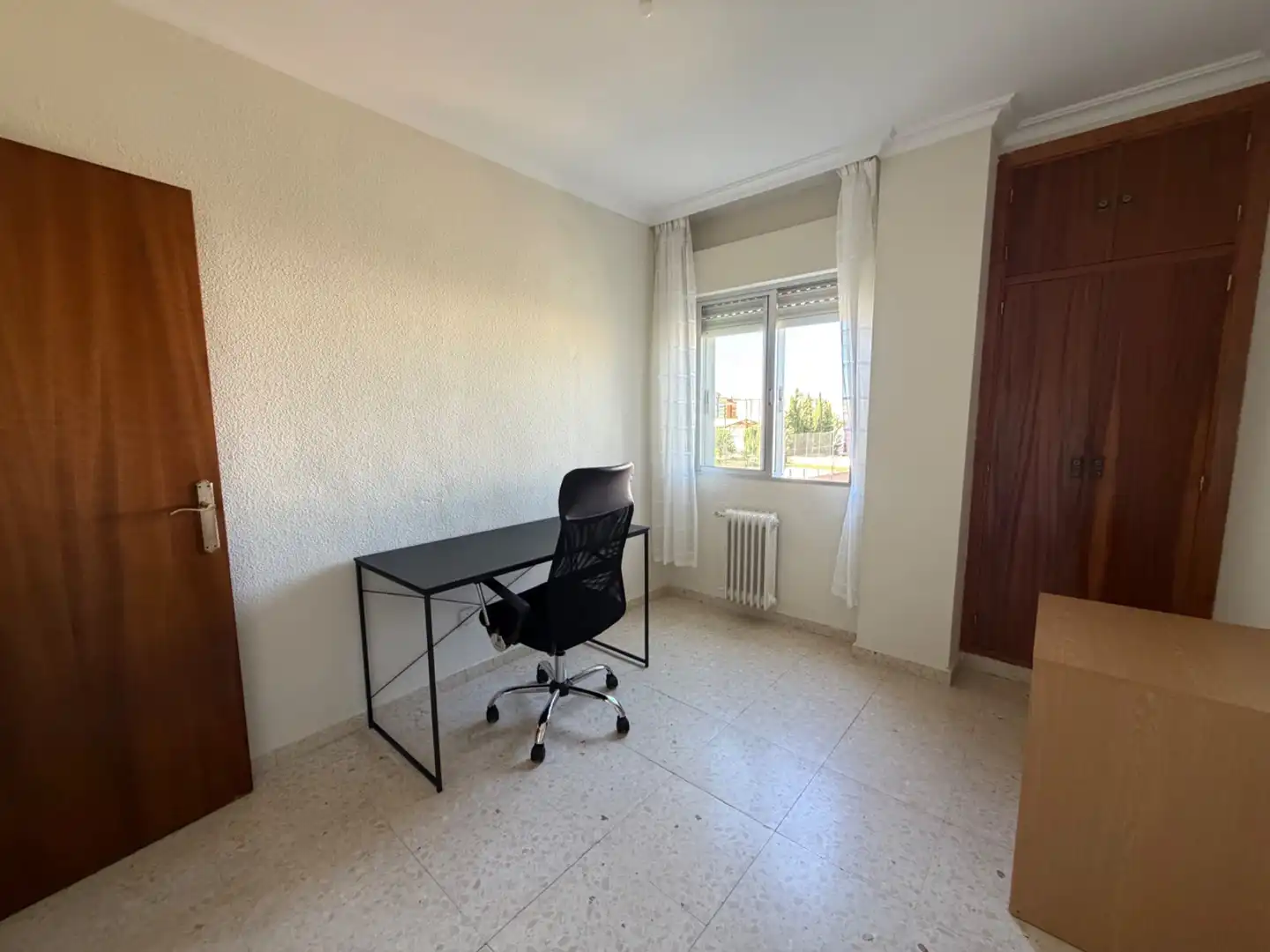Schlafzimmer von Wohnung zur Miete in Badajoz mit Klimaanlage, Heizung und Terrasse