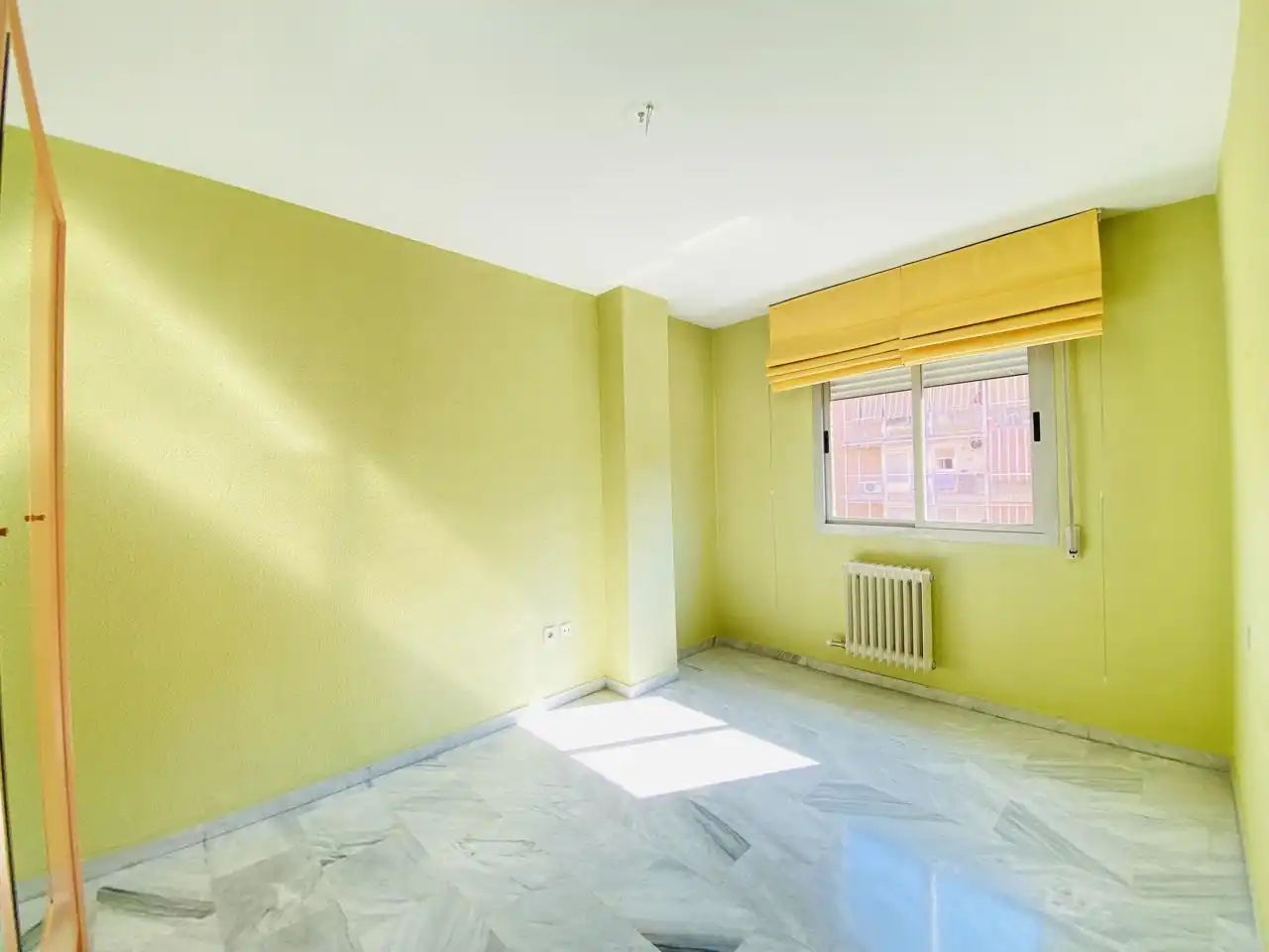 Piso con terraza en venta en Maria Teresa De Léon, imagen 13