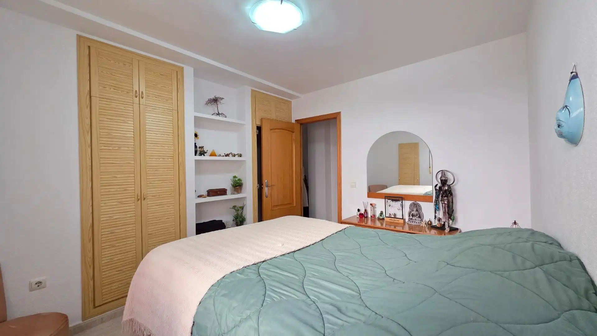 Schlafzimmer von Dachboden zum Verkauf in Gandia mit Klimaanlage, Terrasse und Abstellraum