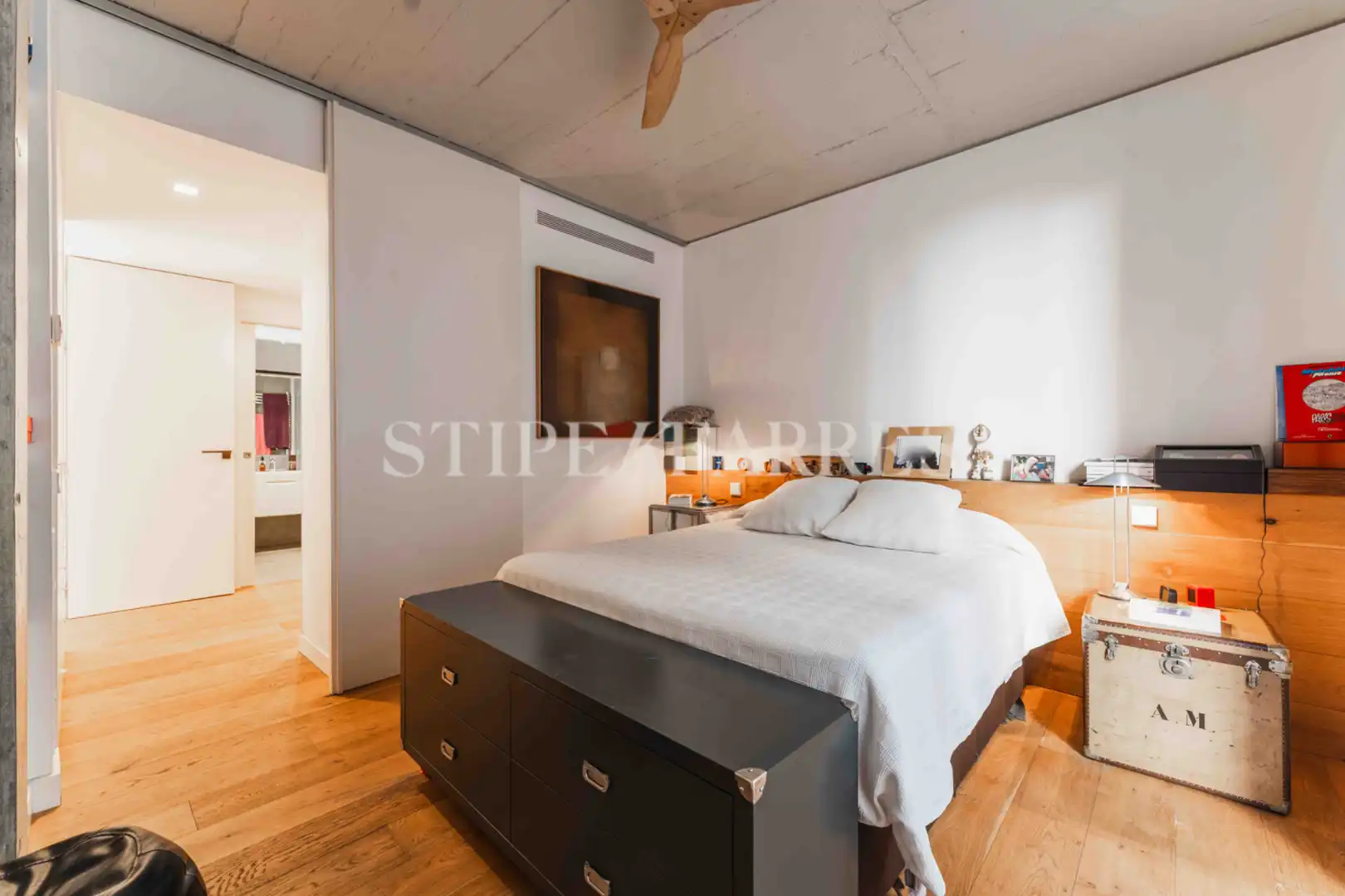 Habitación de Casa adosada en venta en Barcelona con Aire acondicionado, Calefacción y Jardín privado