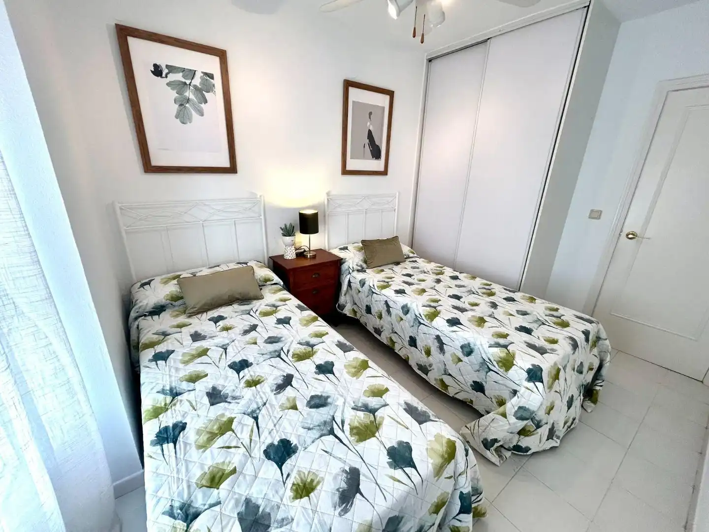 Schlafzimmer von Wohnungen zur Miete in Fuengirola mit Klimaanlage, Heizung und Privatgarten