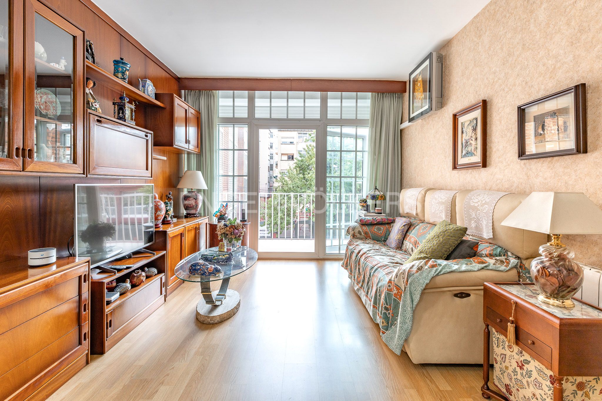 Living room of Apartment for sale in  Barcelona Capital  with Air Conditioner, Heating and Parquet flooring