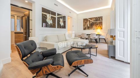 En el corazón del prestigioso barrio de Lista, en el exclusivo distrito de Salamanca, se encuentra este magnífico piso completamen
