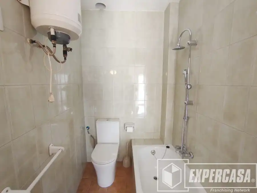 Baño de Piso en venta en Navajas con Terraza