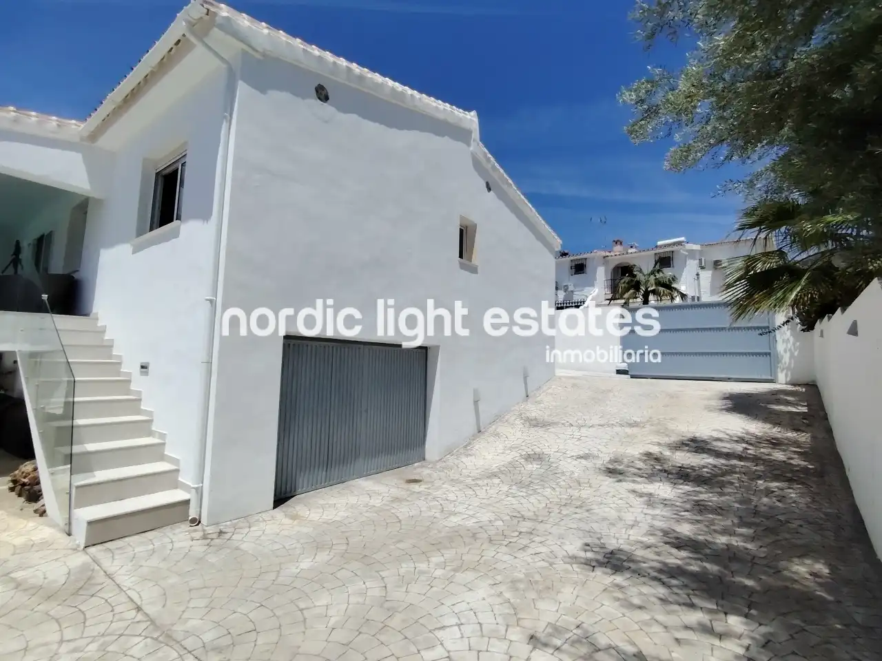 Vista exterior de Casa o chalet en venta en Nerja con Terraza y Piscina