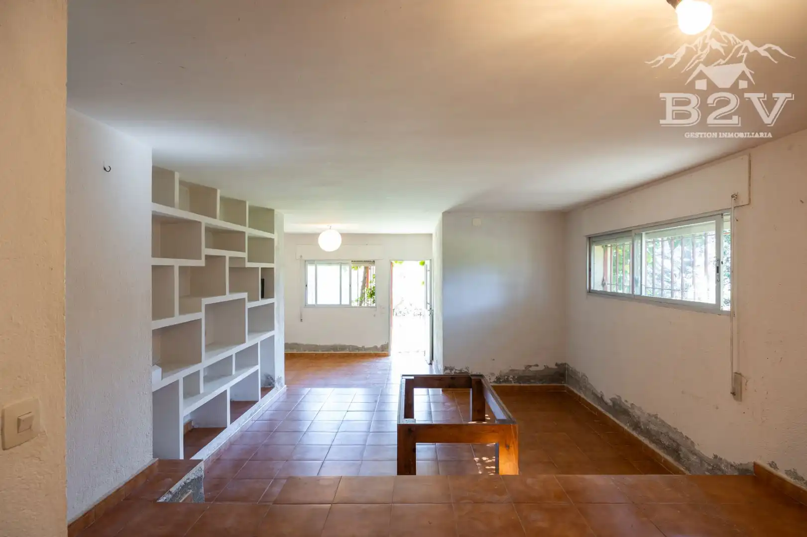 Sala d'estar de Casa o xalet en venda en Miraflores de la Sierra amb Calefacció, Jardí privat i Traster