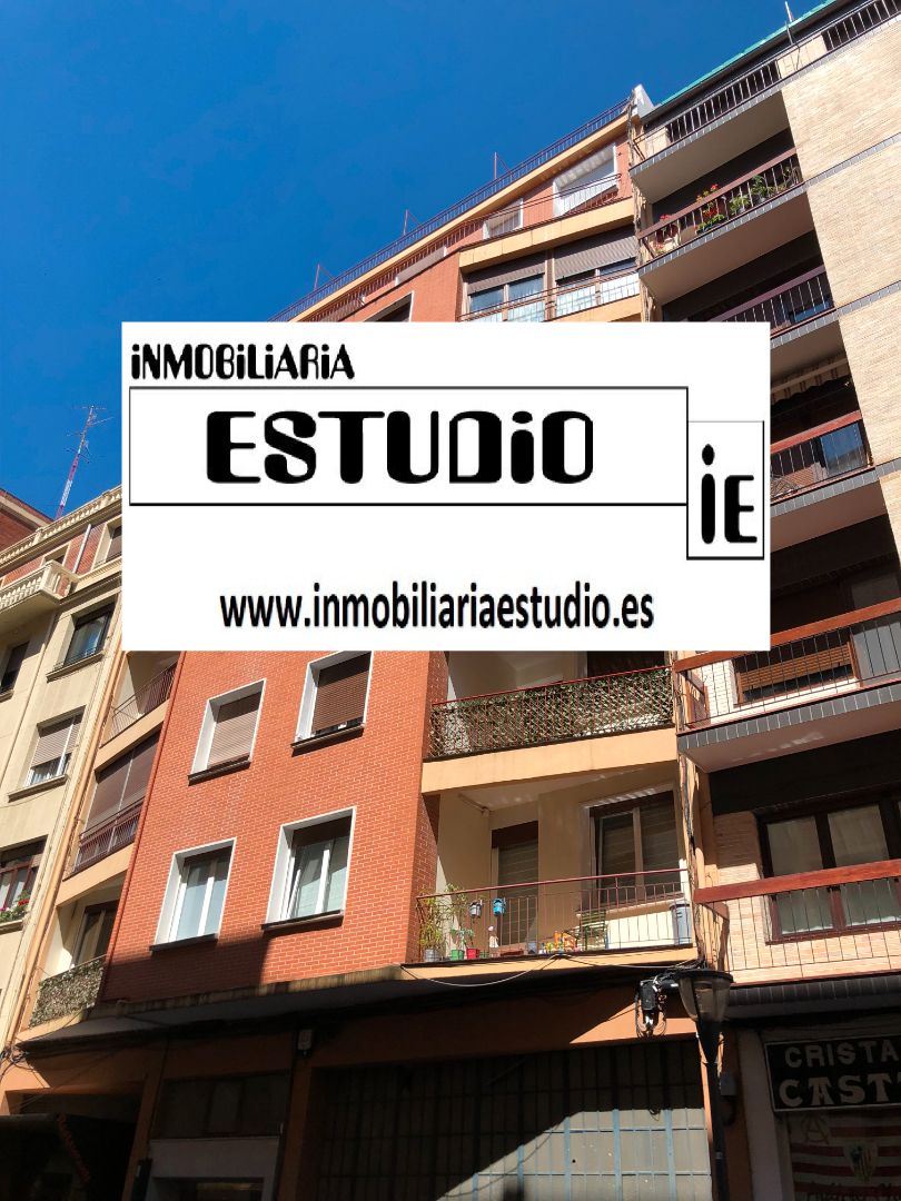 Vista exterior de Pis de lloguer en Bilbao  amb Calefacció, Terrassa i Moblat