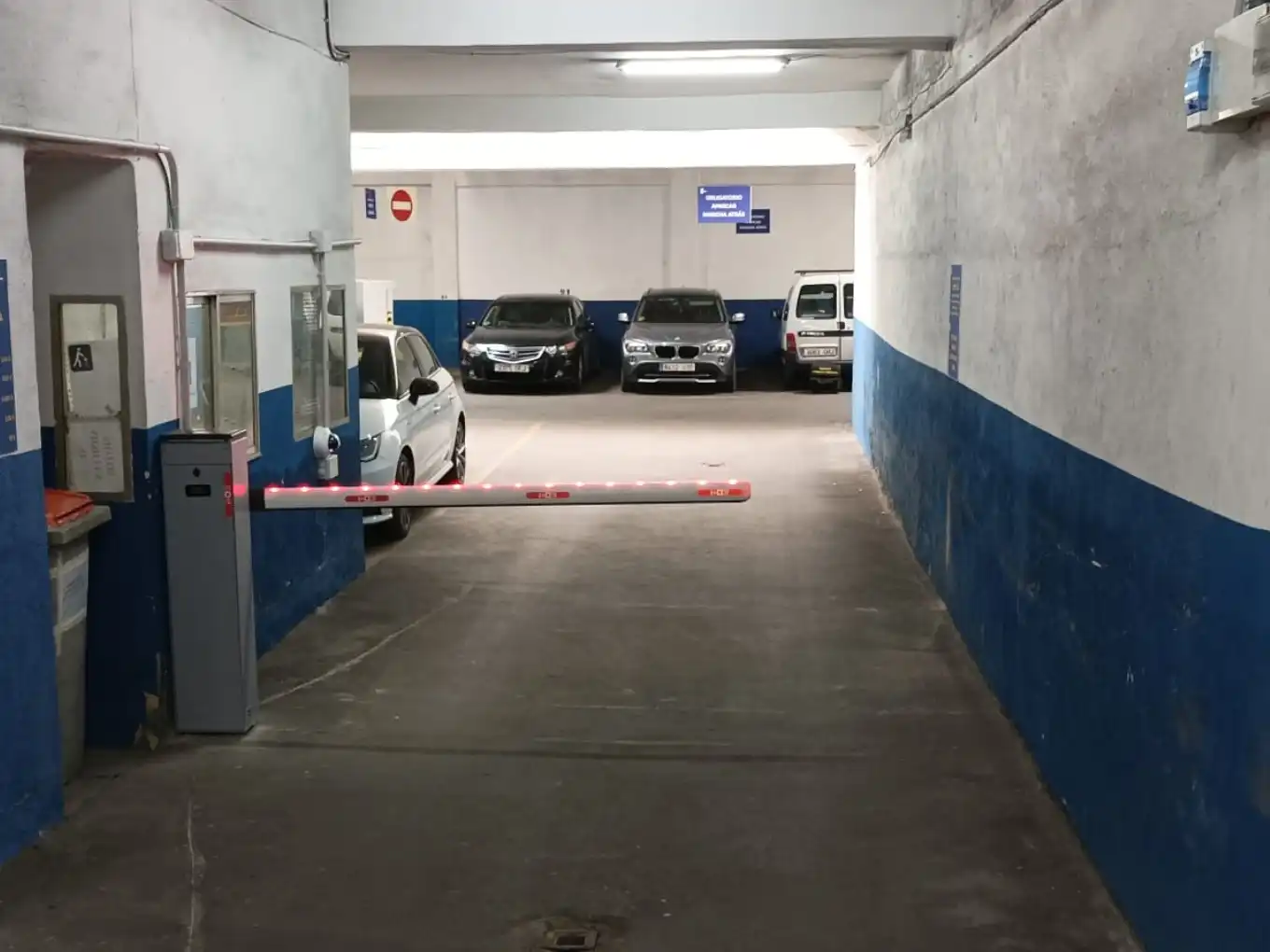 Parking of Garage for rent in Madrid  with Alarm