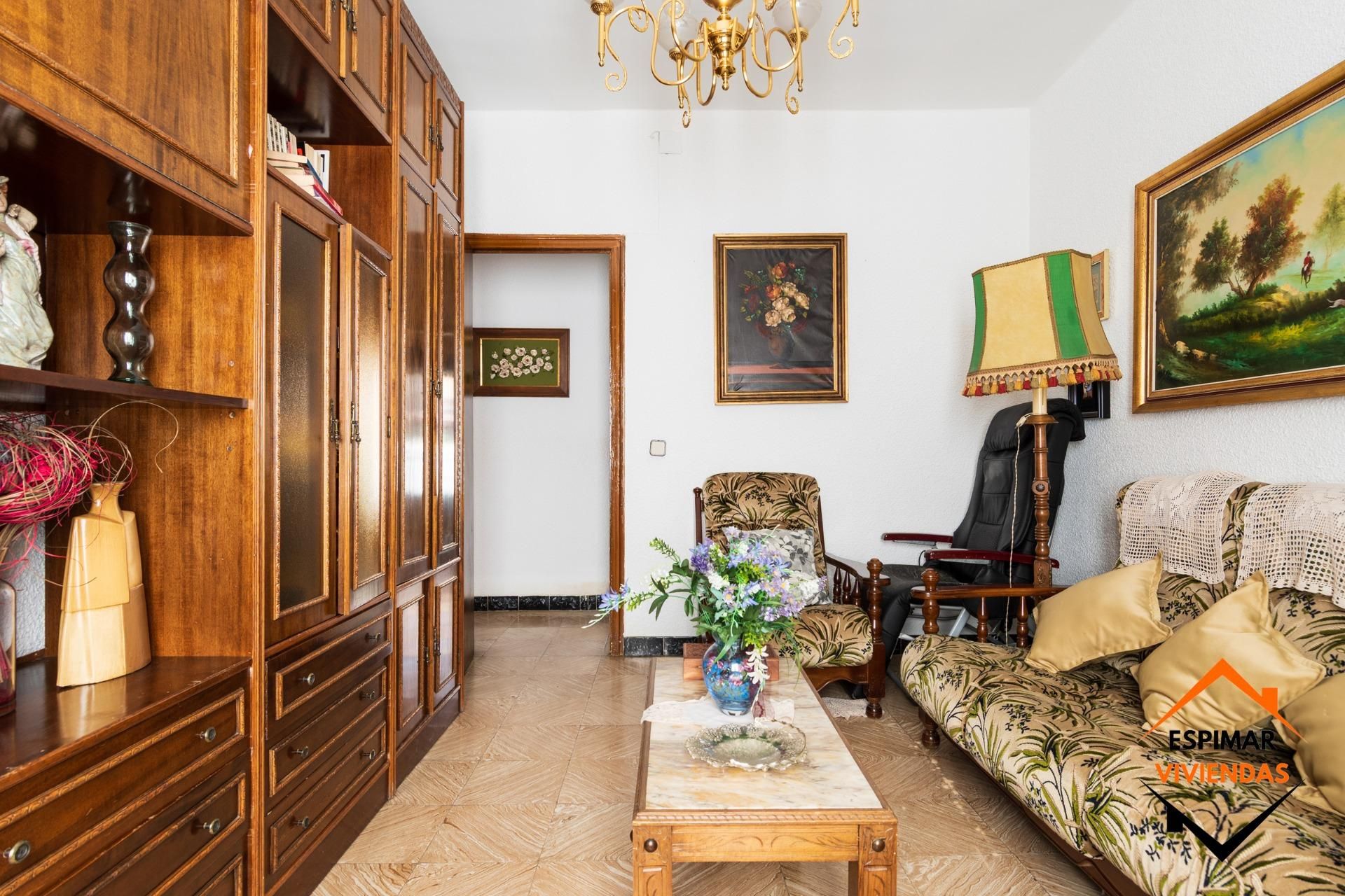 House or chalet for sale in  Zaragoza Capital  with Heating, Private garden and Storage room