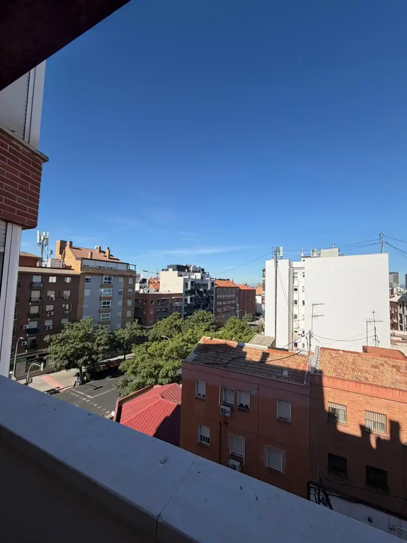 Wohnung zur Miete in Calle MARQUES DE VIANA, Valdeacederas