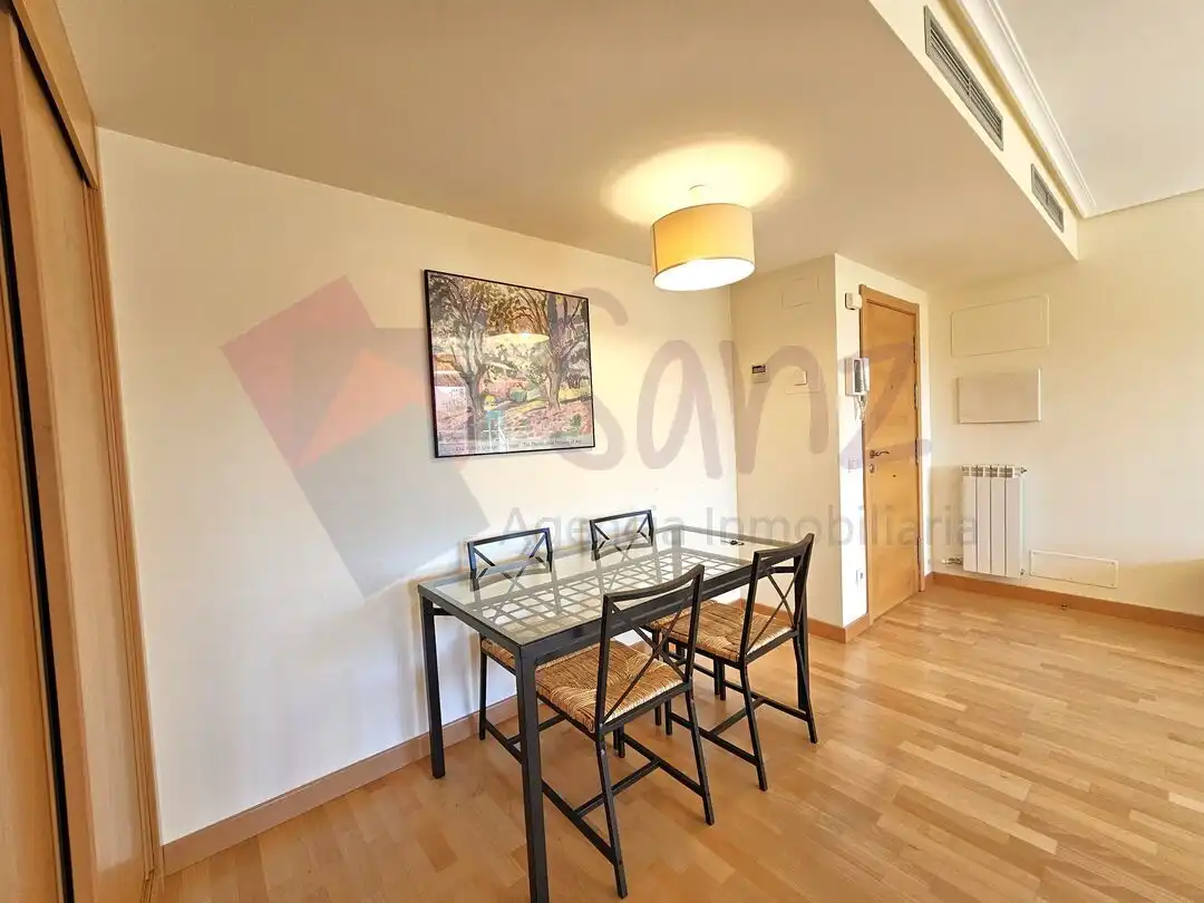 Comedor de Apartamento de alquiler en Lardero con Aire acondicionado, Calefacción y Jardín privado