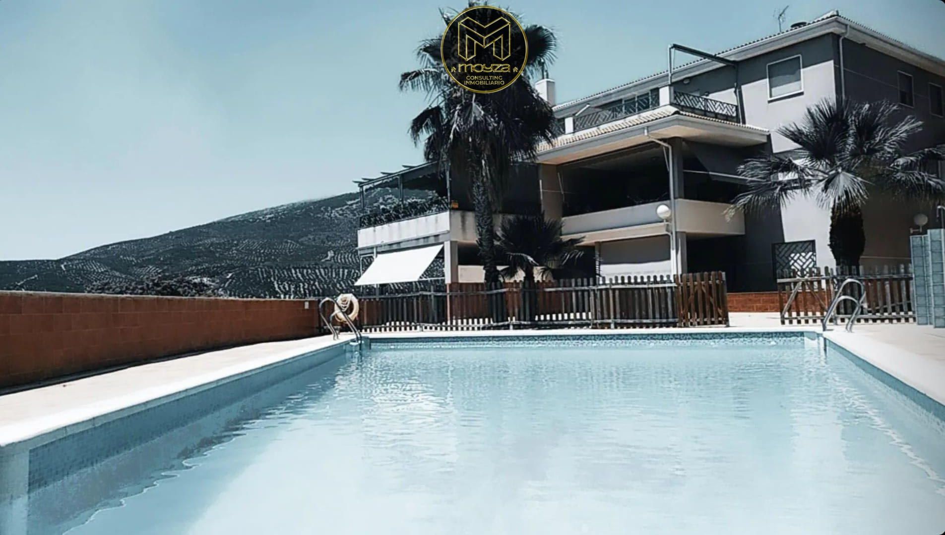 Swimming pool of Attic for sale in Los Villares  with Air Conditioner, Storage room and Community pool