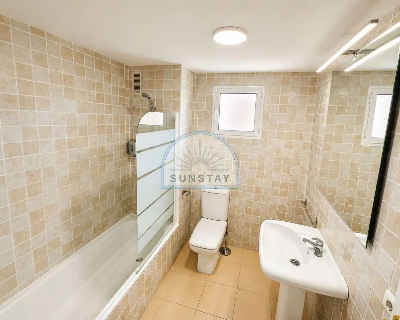 Badezimmer von Wohnungen zur Miete in Marbella mit Klimaanlage, Heizung und Terrasse