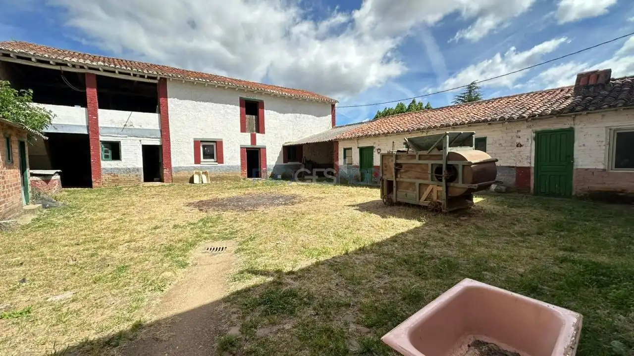 Country homes for sale in San Andrés del Rabanedo  with Heating, Private garden and Terrace
