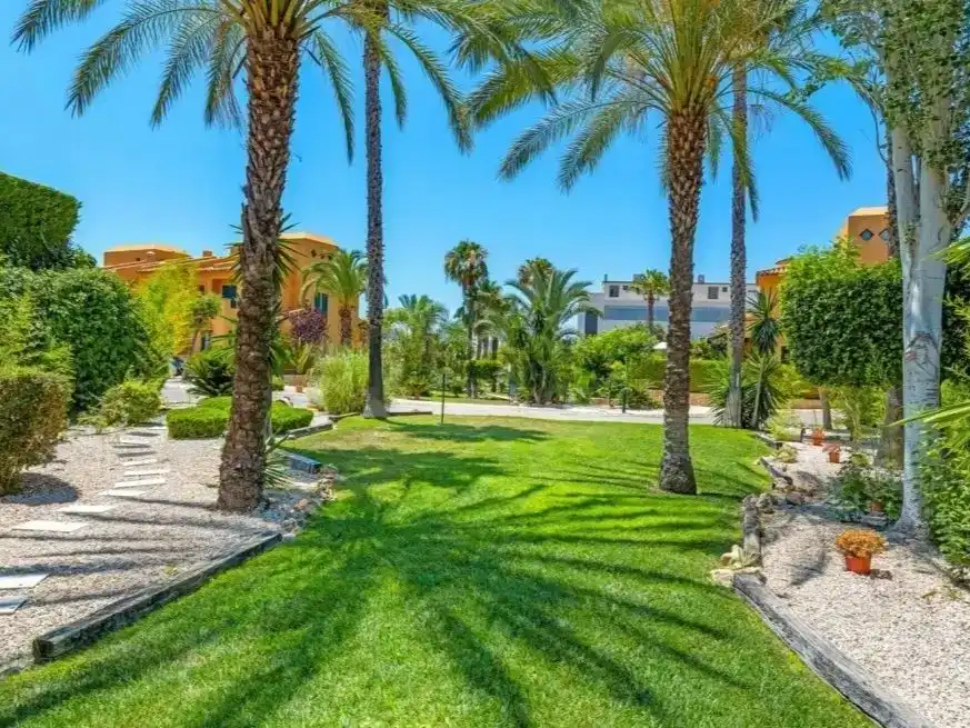 Jardí de Pis en venda en Finestrat amb Aire condicionat, Piscina i Balcó