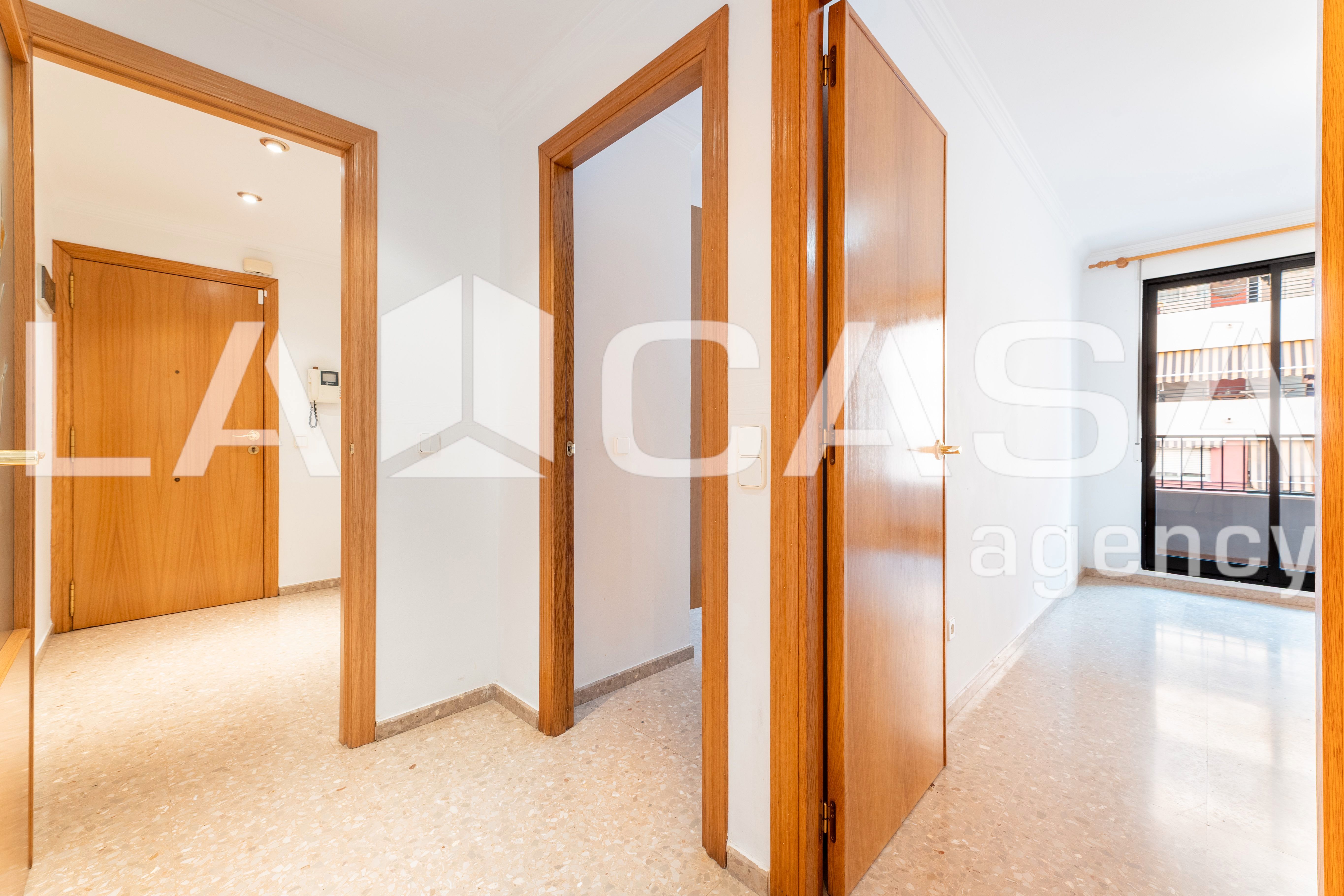 Piso en venta en  Valencia Capital con Balcón