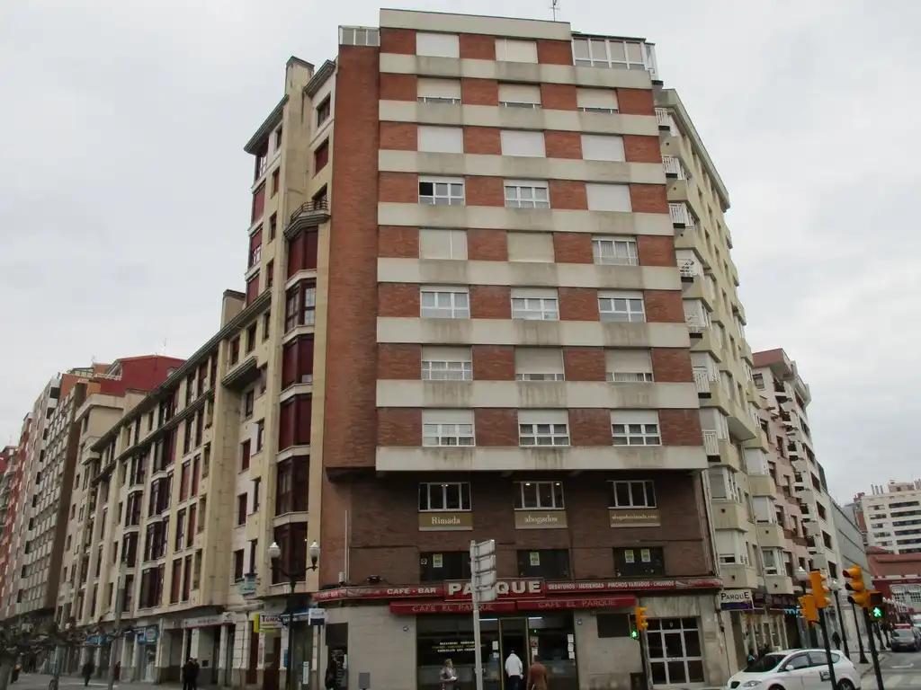 Vista exterior de Piso en venta en Gijón 