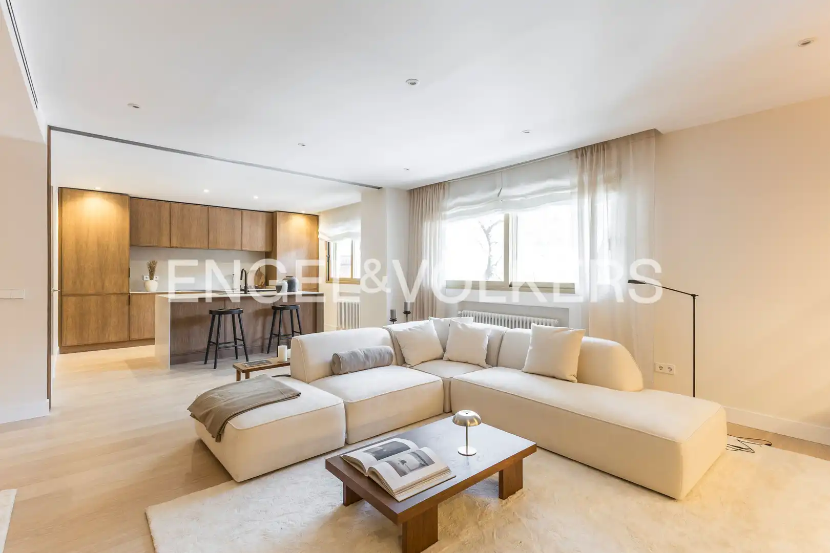 Living room of Flat for sale in Madrid  with Air Conditioner and Heating