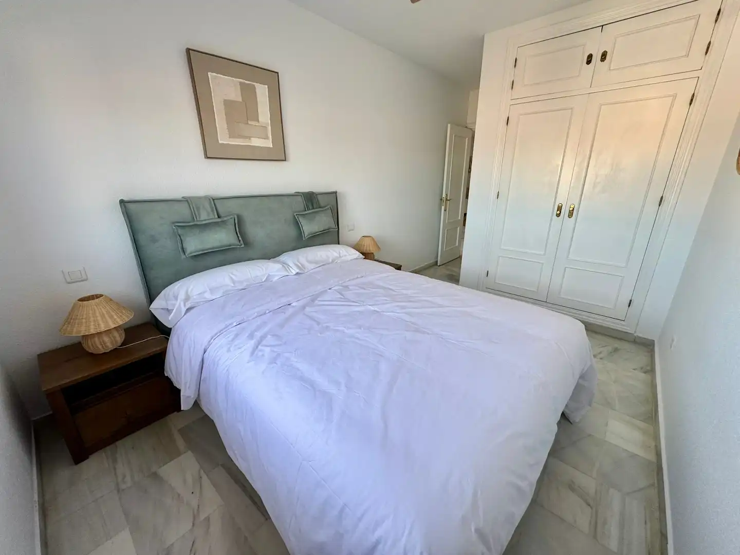 Habitación de Apartamento en venta en Fuengirola con Aire acondicionado, Terraza y Amueblado