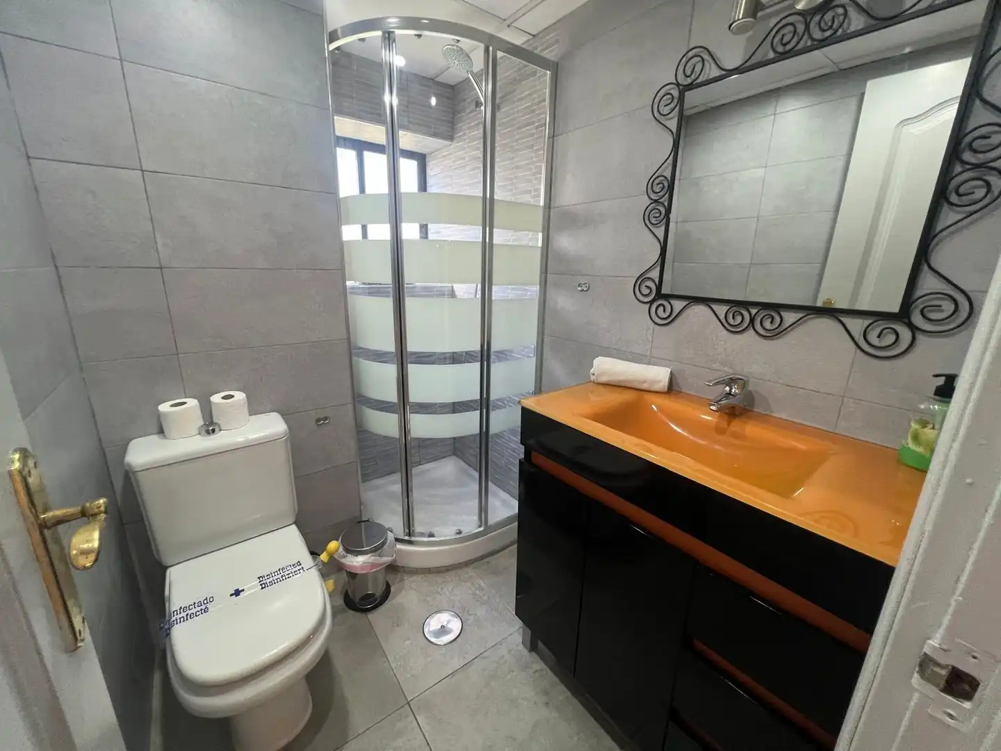 Badezimmer von Wohnung zum Verkauf in Torremolinos mit Klimaanlage und Gemeinschaftspool