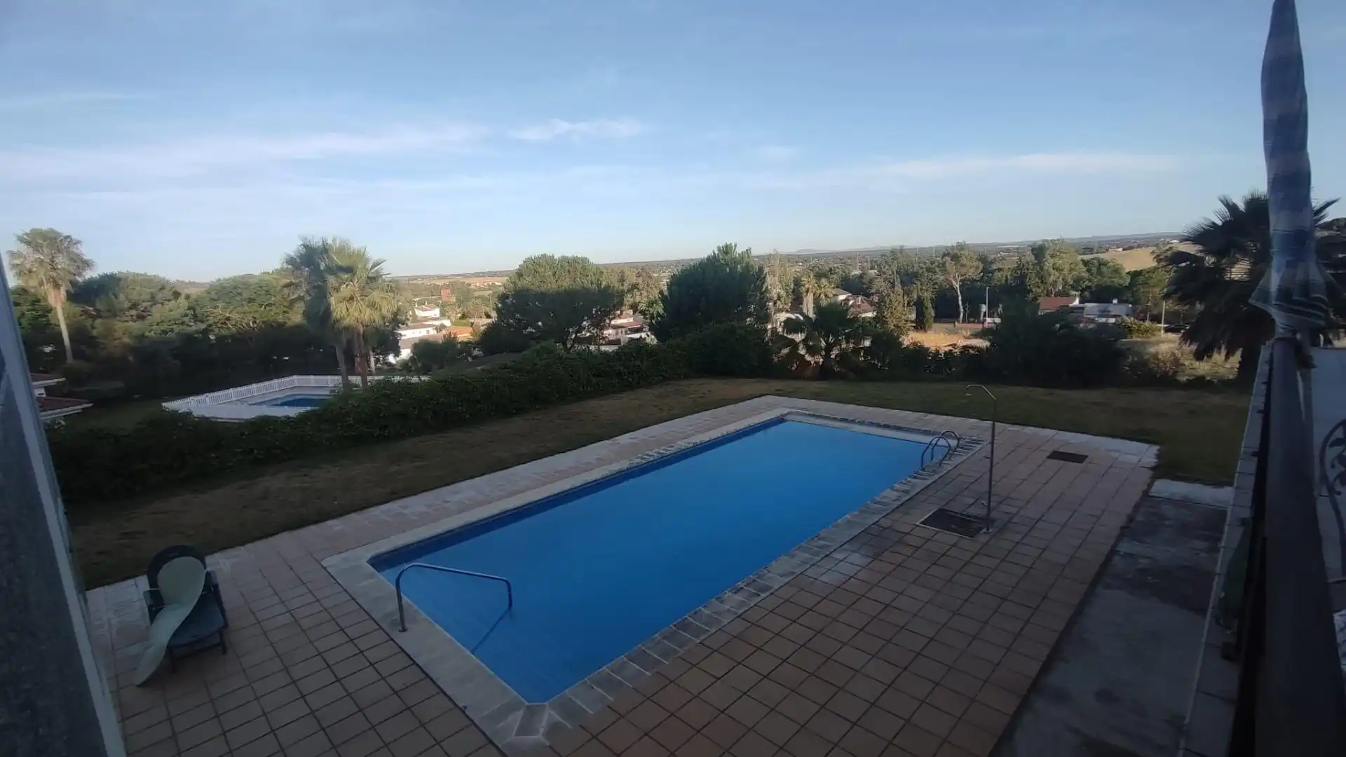 Piscina de Casa o xalet en venda en Badajoz amb Aire condicionat, Calefacció i Jardí privat