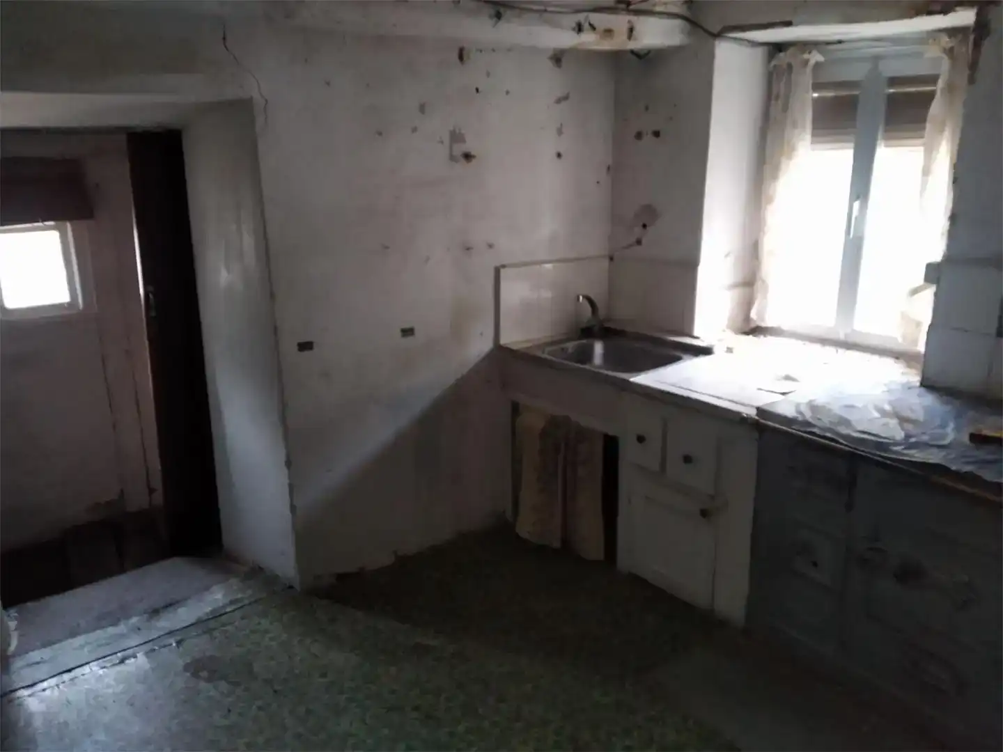 Cuina de Casa adosada en venda en Murias de Paredes amb Traster