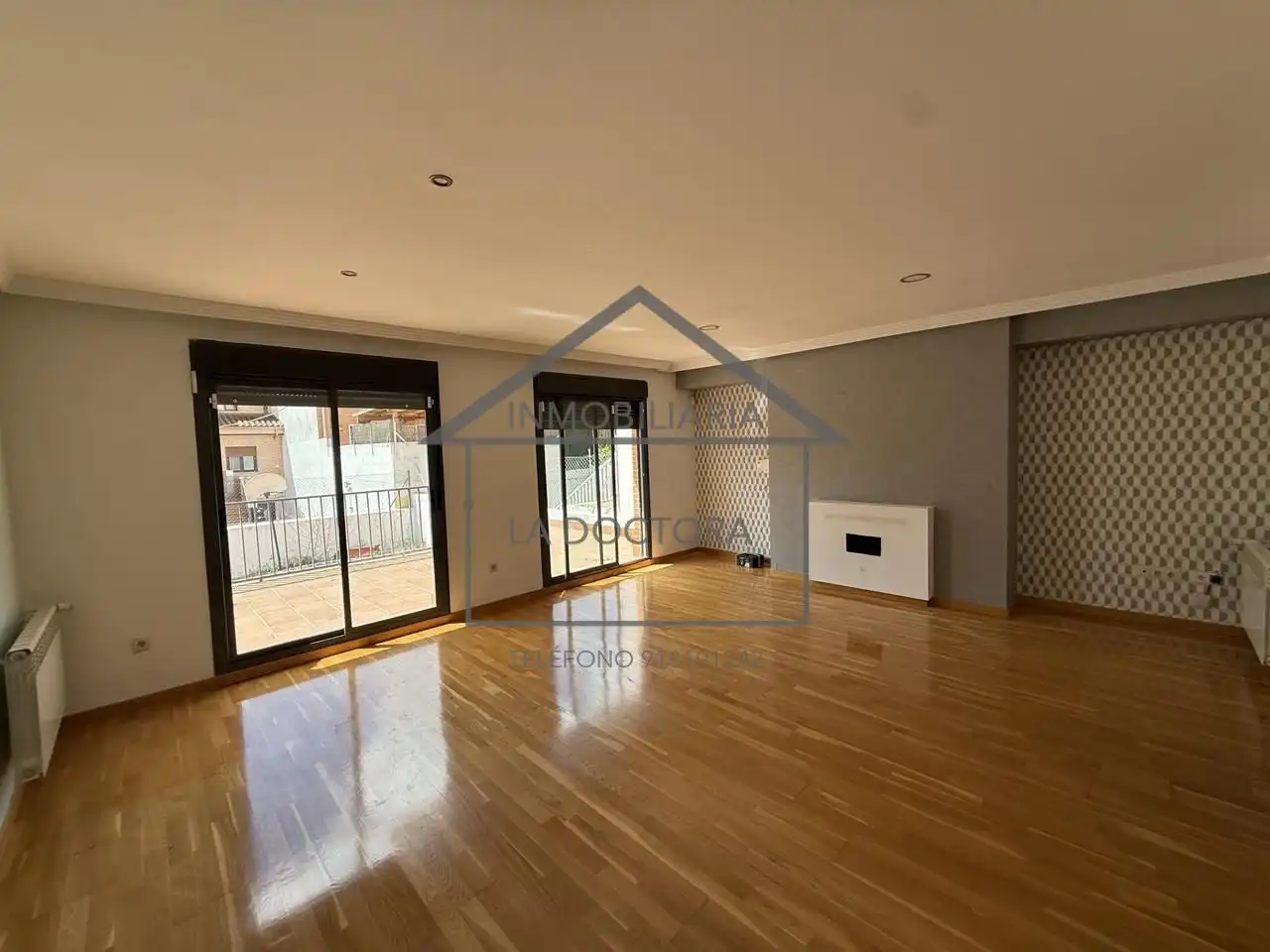 Sala de estar de Casa adosada en venta en Navalcarnero con Calefacción, Jardín privado y Terraza