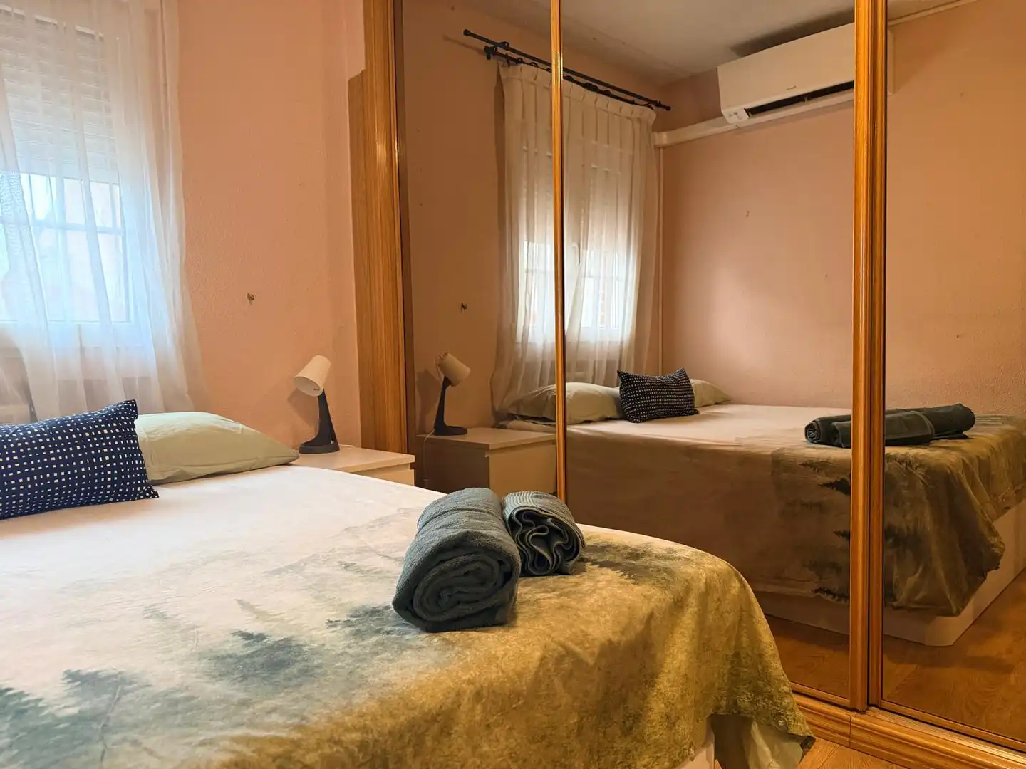 Bedroom of Flat for share in Madrid  with Air Conditioner, Heating and Furnished