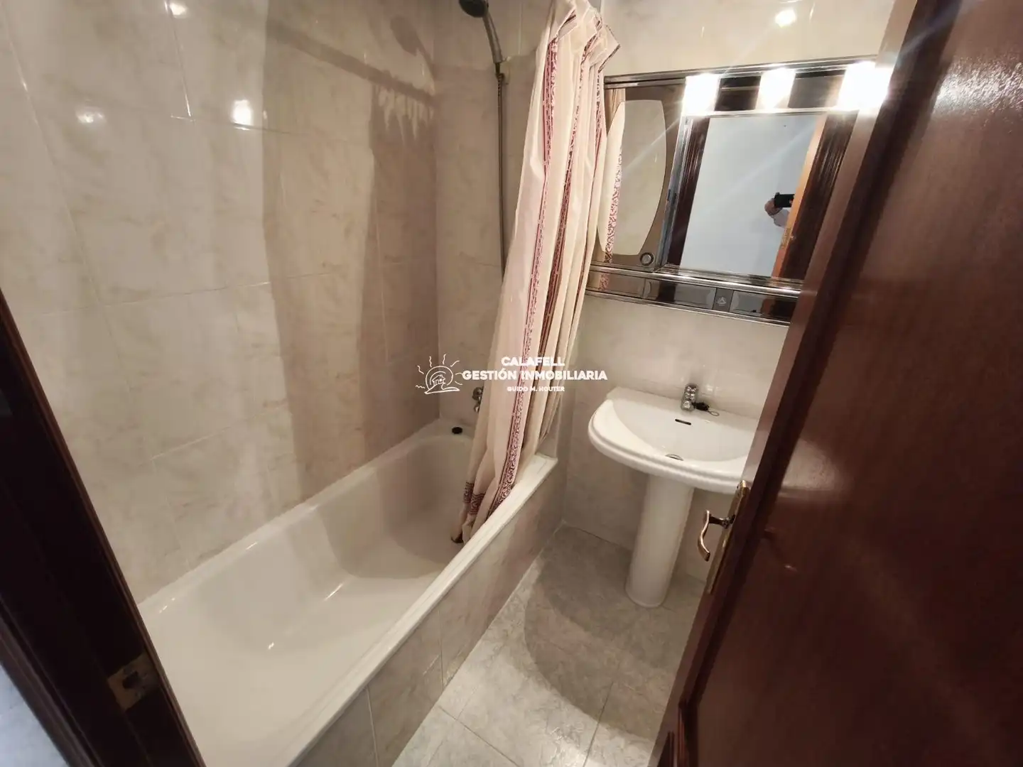 Badezimmer von Wohnung zur Miete in Calafell mit Klimaanlage, Heizung und Terrasse