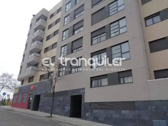 Wohnung zur Miete in Calle Fernando Trueba, Centro
