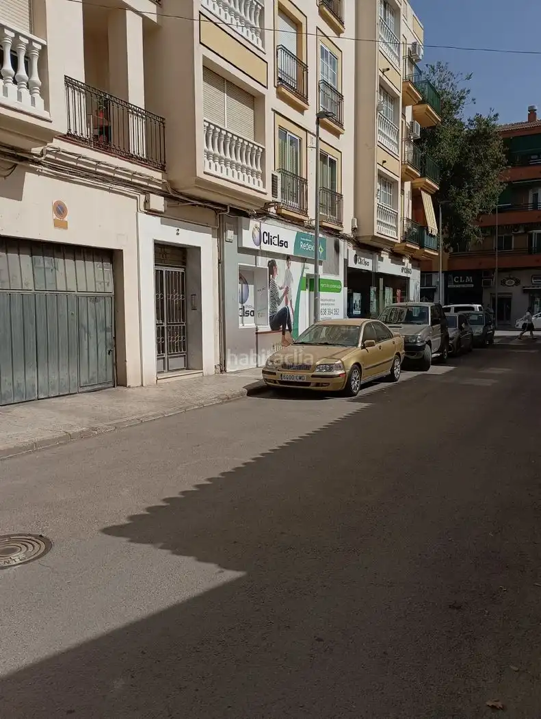 Aparcament en venda a Avenida Ciudad de Linares 35