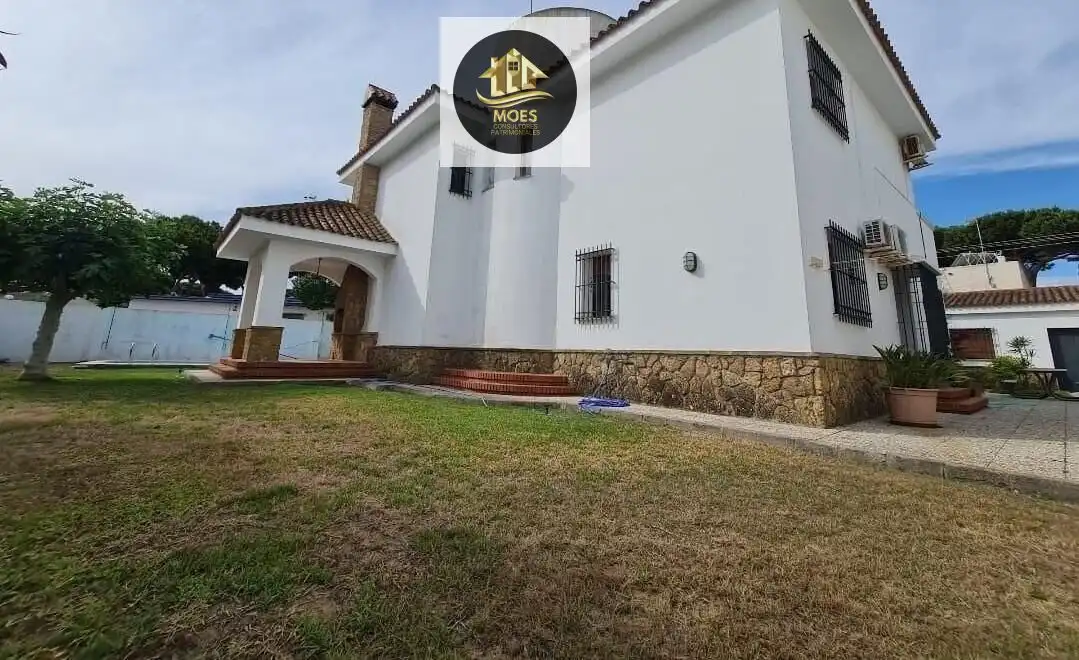 Vista exterior de Casa o chalet en venta en Rota con Terraza, Trastero y Piscina