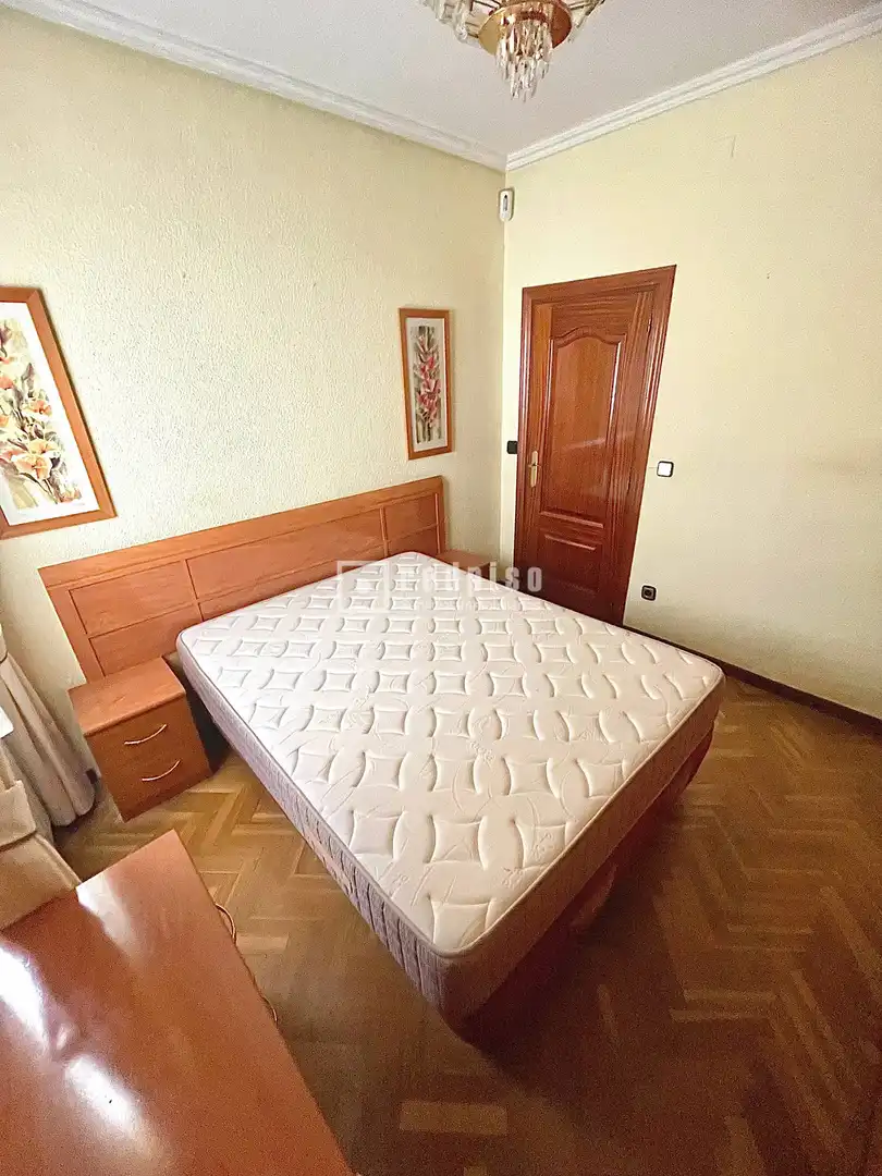 Dormitori de Pis en venda en Madrid amb Calefacció, Parquet i Terrassa
