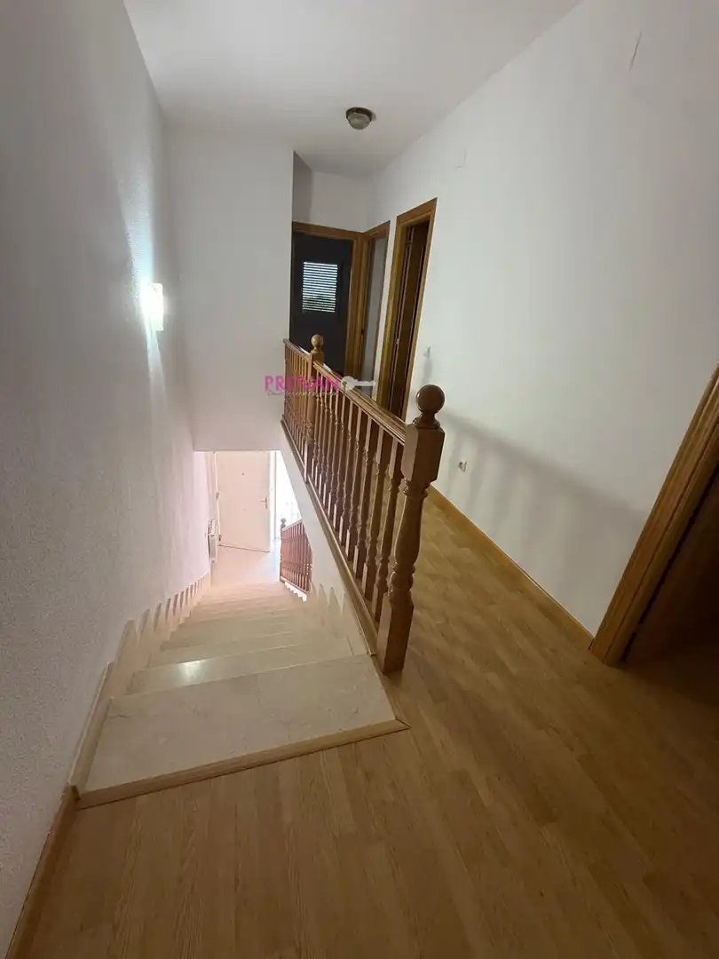 Casa adosada en venta en Galápagos con Calefacción y Jardín privado