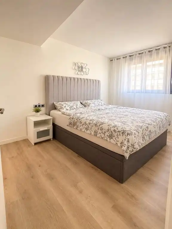 Bedroom of Flat for rent in Badalona  with Air Conditioner, Heating and Parquet flooring