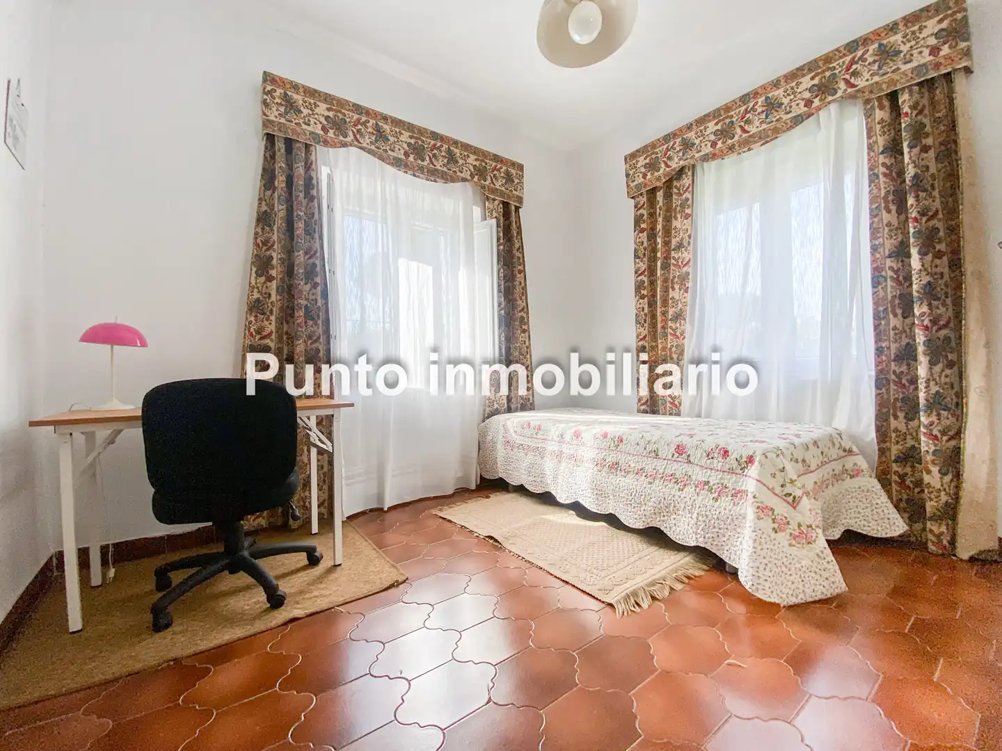 Dormitori de Casa o xalet en venda en Valladolid amb Jardí privat i Terrassa