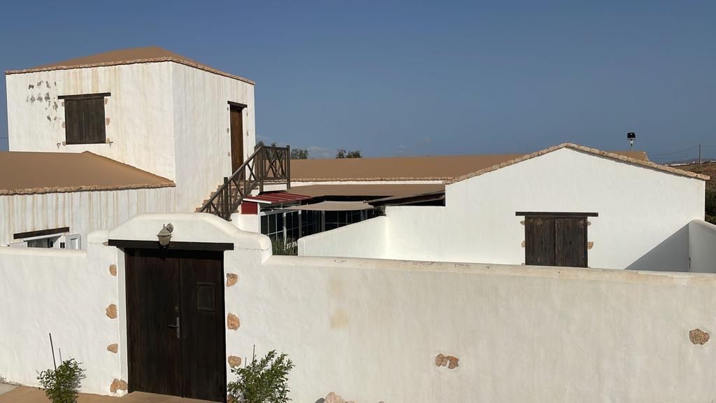 Vista exterior de Casa o xalet en venda en Tuineje amb Jardí privat i Piscina