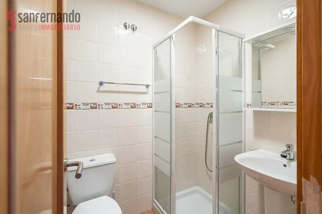 Baño de Casa adosada en venta en Miengo con Calefacción, Jardín privado y Terraza