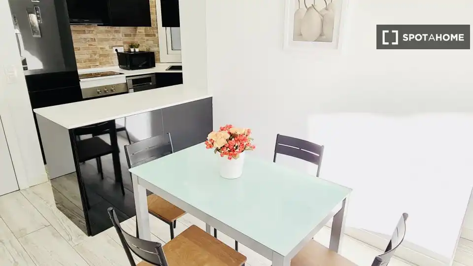 Dining room of Flat for rent in Madrid  with Air Conditioner, Heating and Furnished